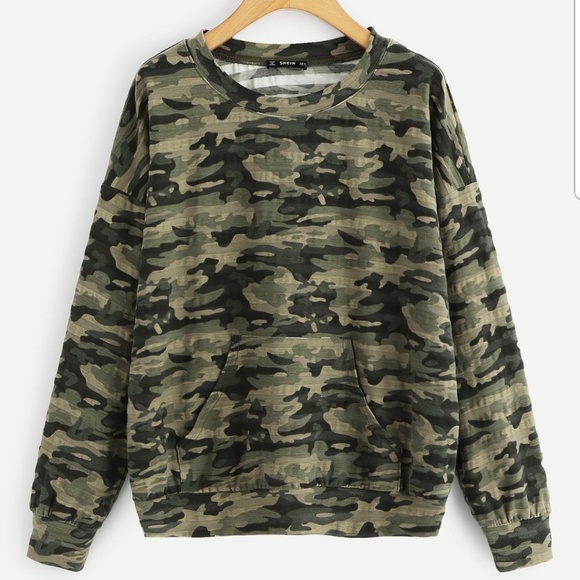 Tops - 1 left Last Chance-Kangaroo Pocket Camo Pullover